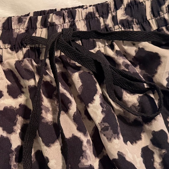 Leopard Print Maxi Skirt - Picture 5 of 7